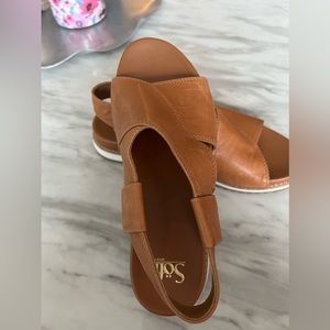 Soft camel colored leather women’s sandals